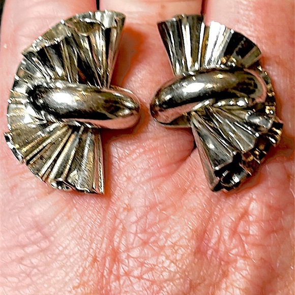 Silver Screw Back Earrings Half Fan Layered Design Stunning - Picture 3 of 10